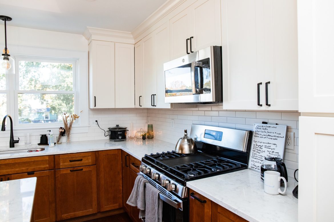 Save Time and Money with a Trusted Kitchen Remodeler Service